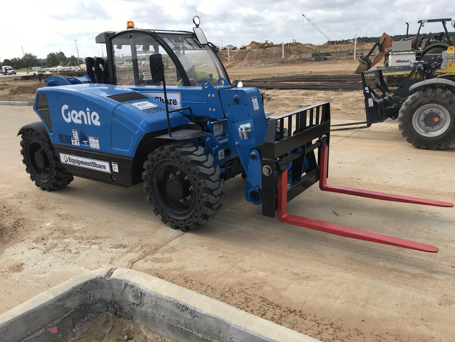 2020 Genie GTH-5519 Cab/Heat/Air, Solid Tires, Work Lights, Beacon, Aux Hydraulics, Back up Alarm