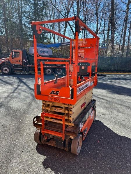 2021 JLG ES1932