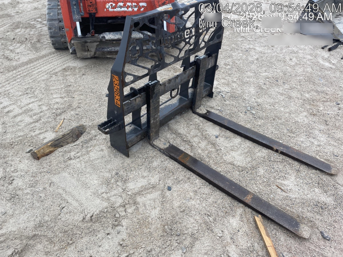 2022 PALADIN 48" Pallet Forks - Paladin