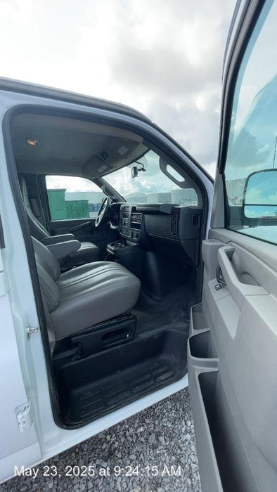 2025 CHEVROLET Express Van - Rental