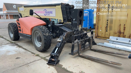 2016 JLG 1055