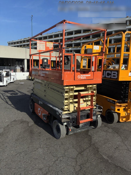2022 JLG ES3246