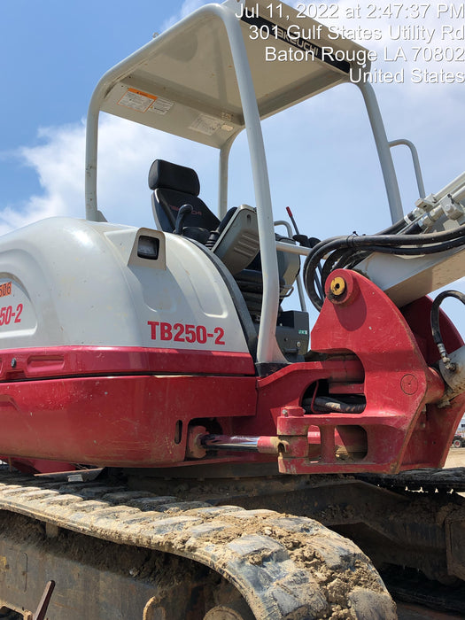 2021 TAKEUCHI TB250-2