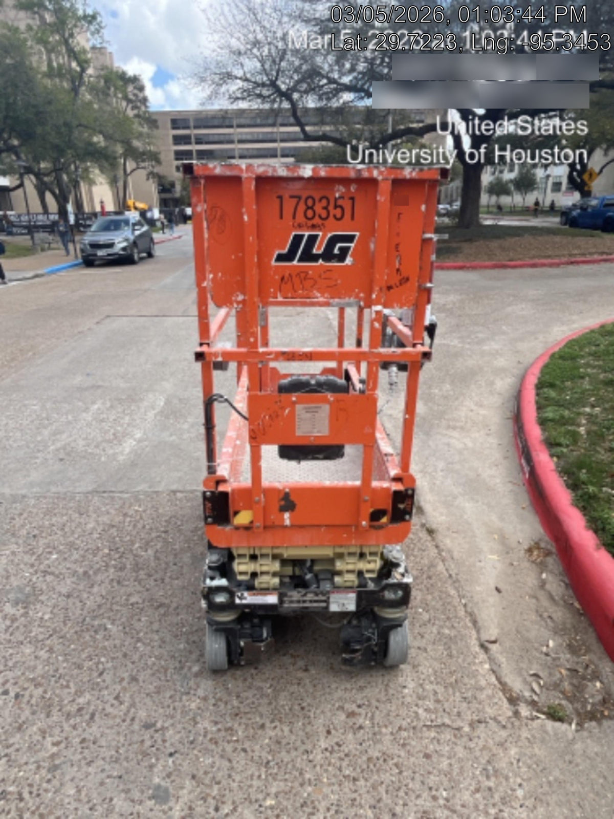2021 JLG ES1330L