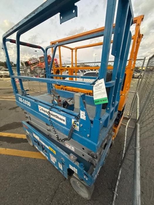 2019 Genie GS-1930 Fixed Rails with Chain Entry