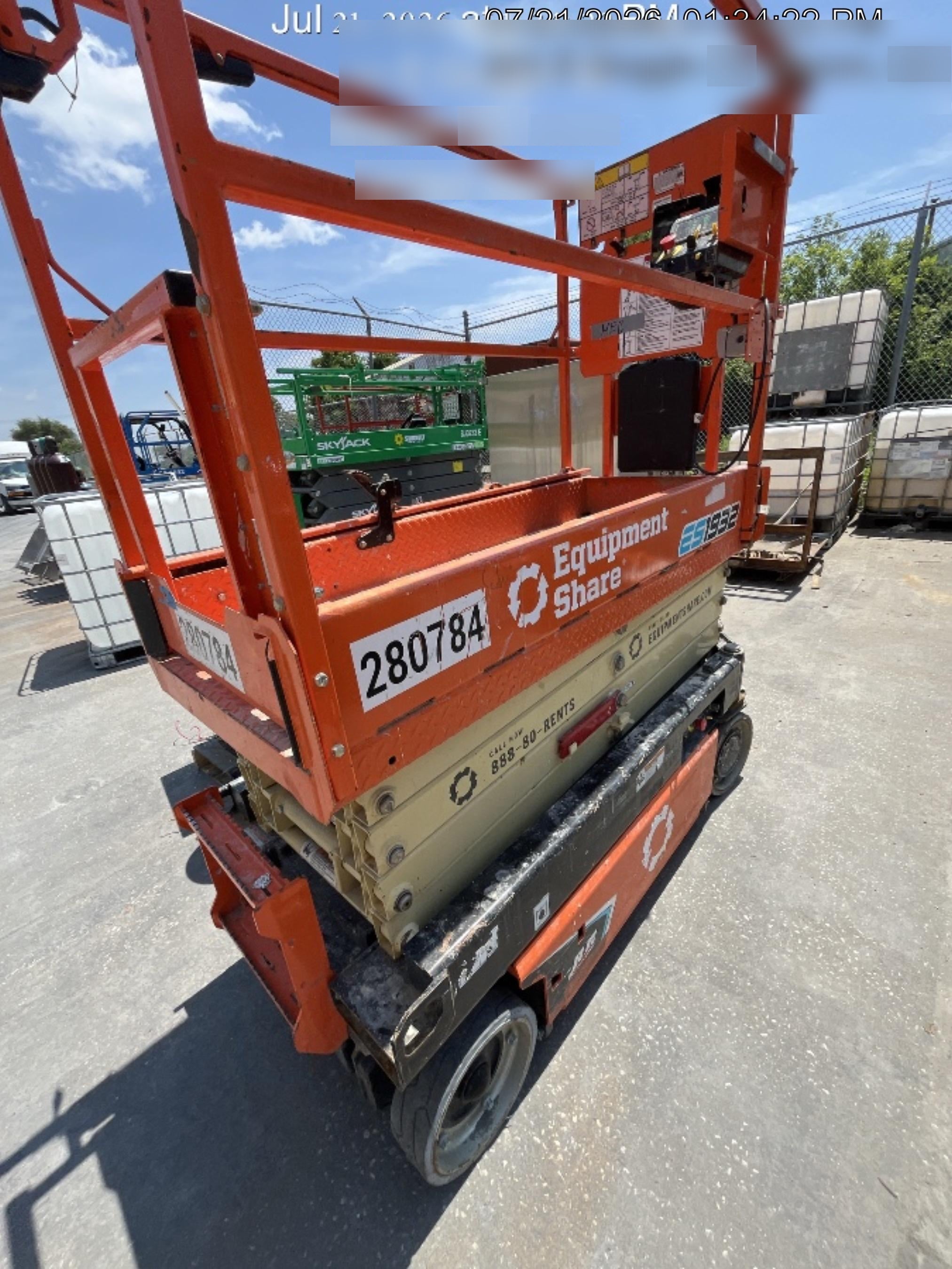 2022 JLG ES1932