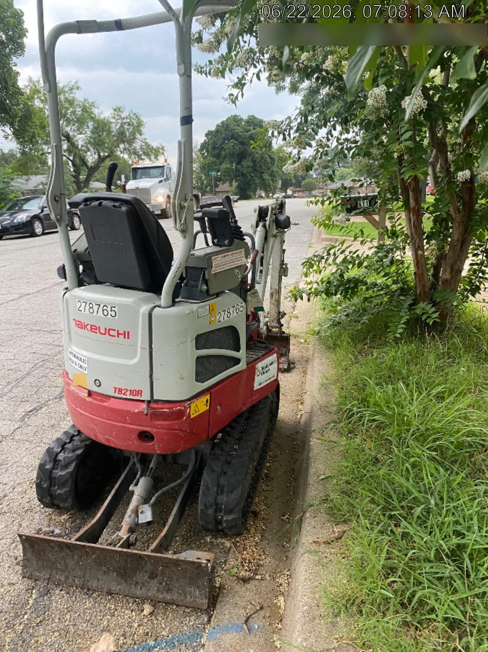 2022 TAKEUCHI TB210R