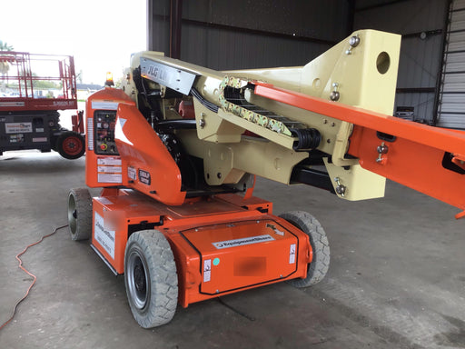 2019 JLG E400AJPN
