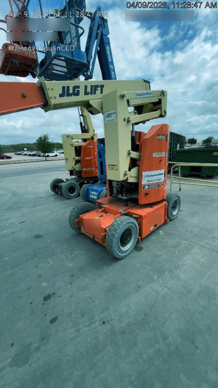 2019 JLG E300AJP