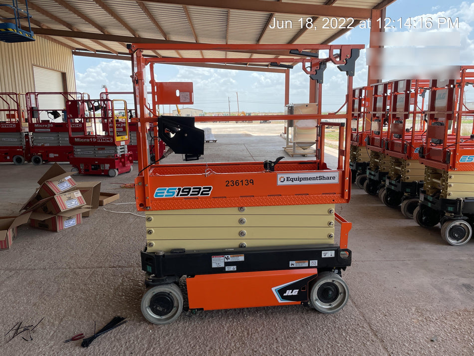 2022 JLG ES1932