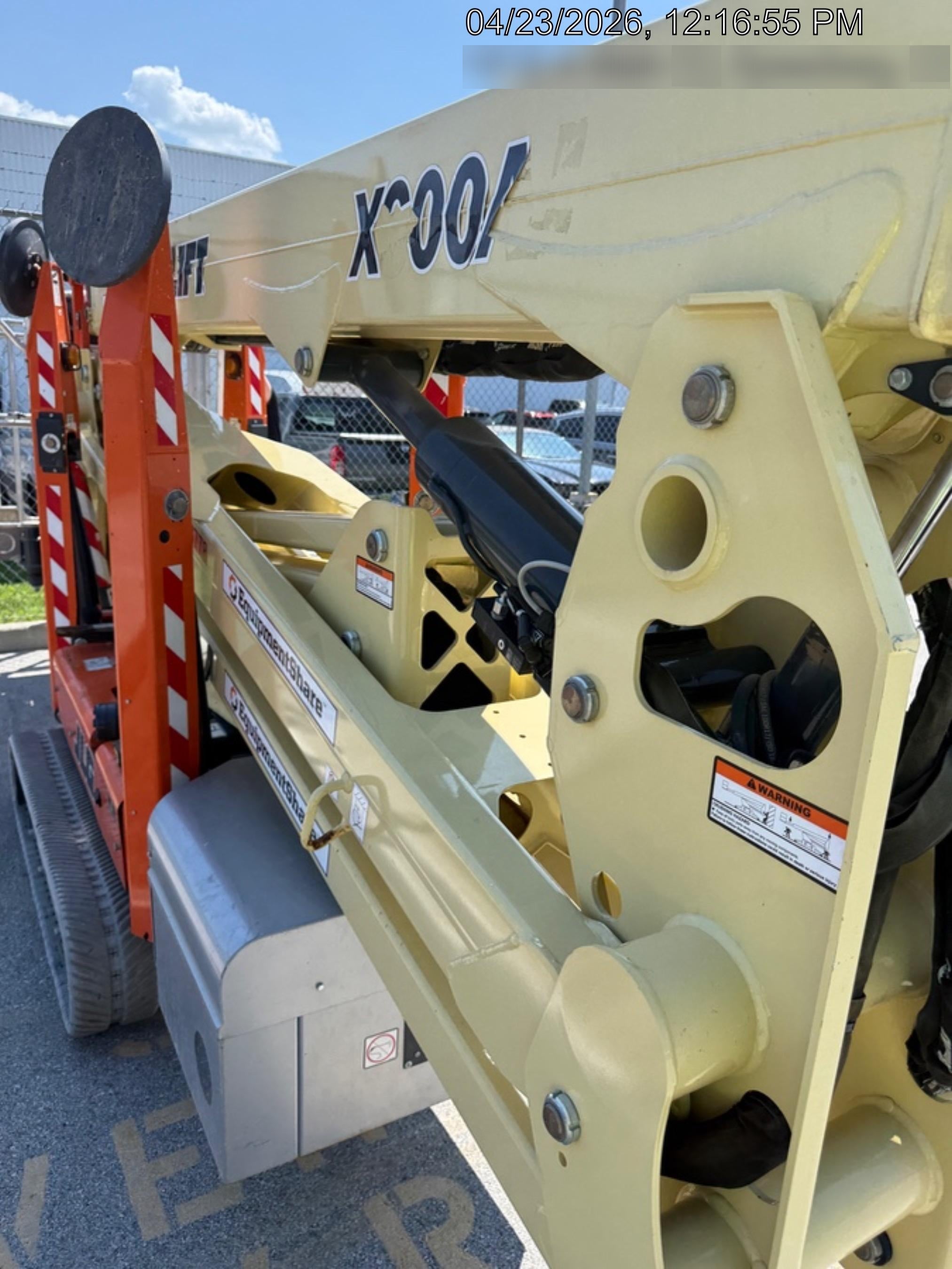 2022 JLG X600AJ