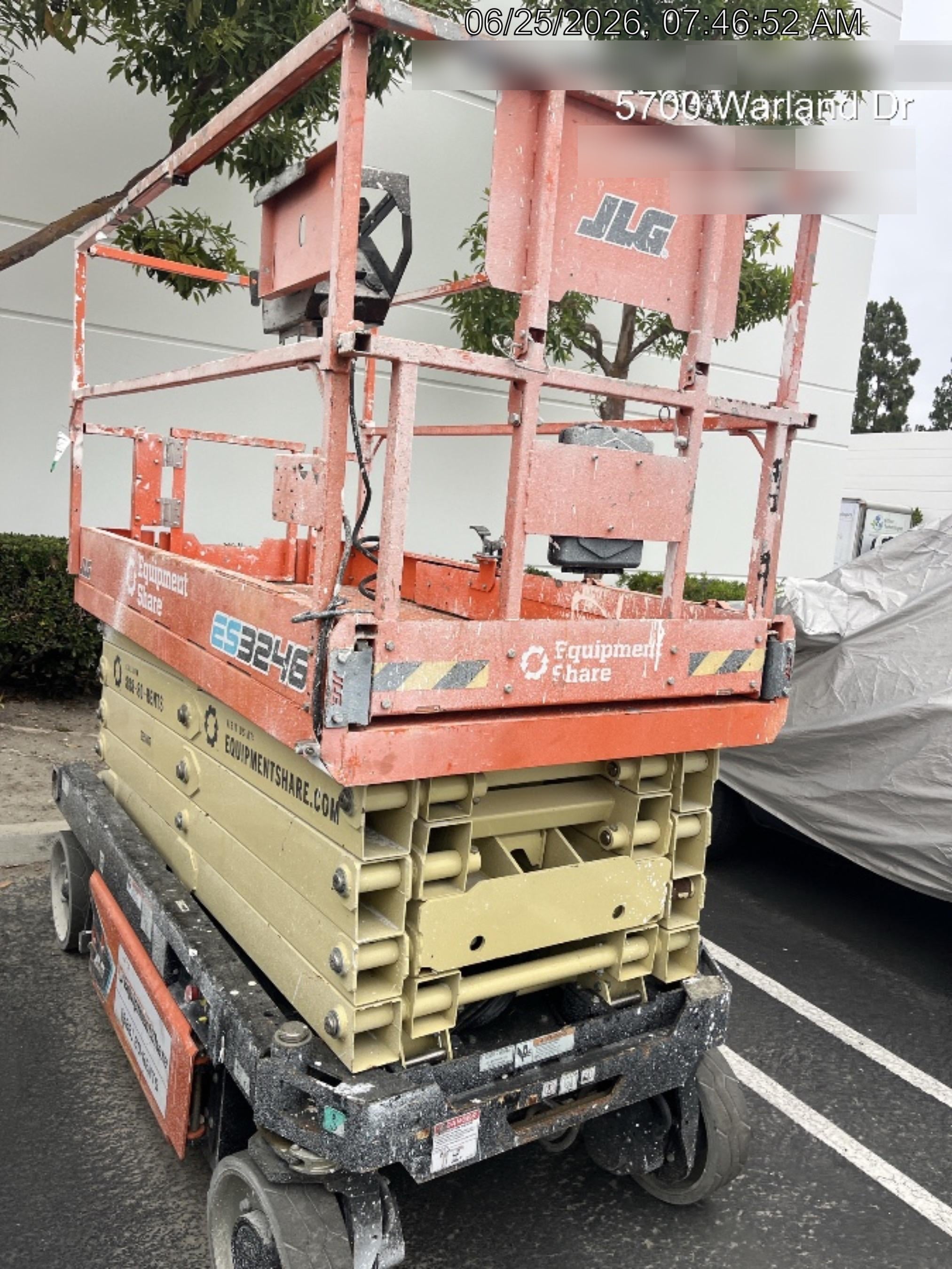 2022 JLG ES3246