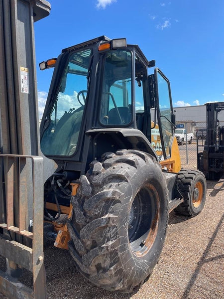 2019 CASE 588H