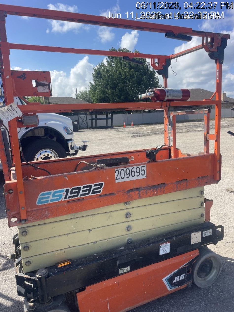 2022 JLG ES1932