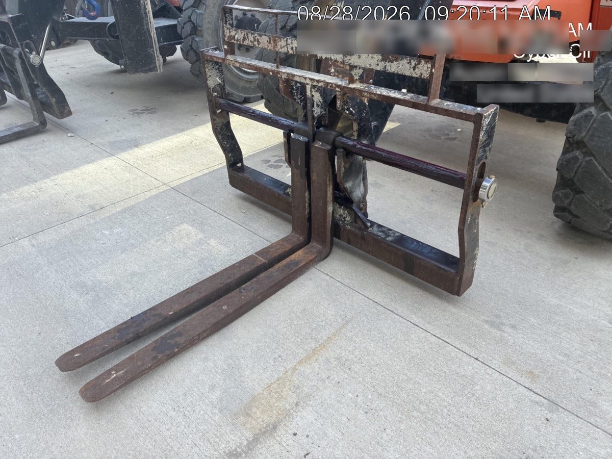 2018 Skytrak 8042 JLG Skytrak 8042, Solid Tires (shipping-Boss), Open ROPS, Beacon and Work Light Package