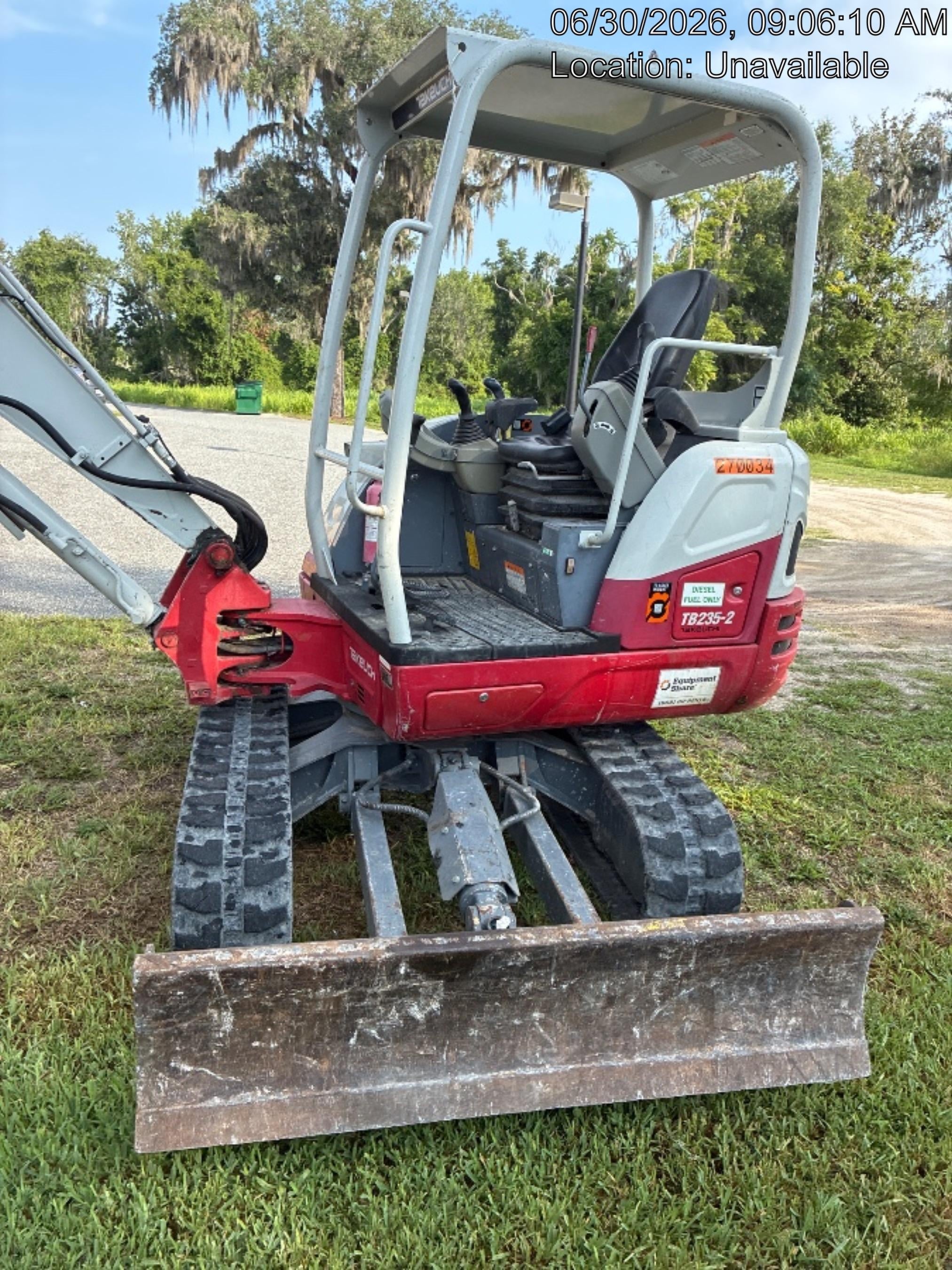 2022 TAKEUCHI TB235-2R