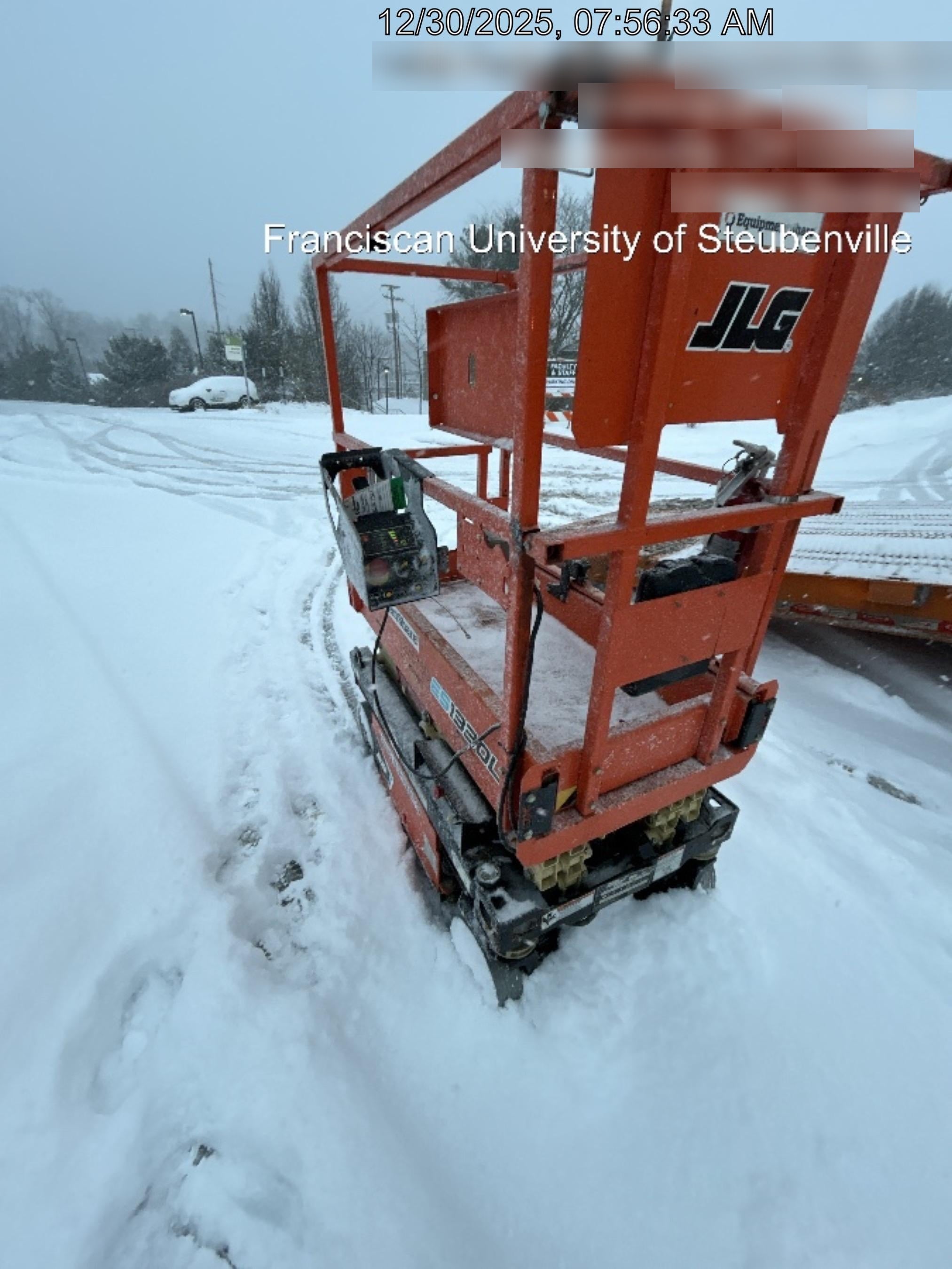 2022 JLG ES1330L
