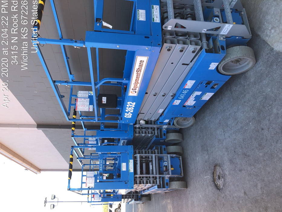 2019 Genie GS-2632 Folding rails with half height swing gate