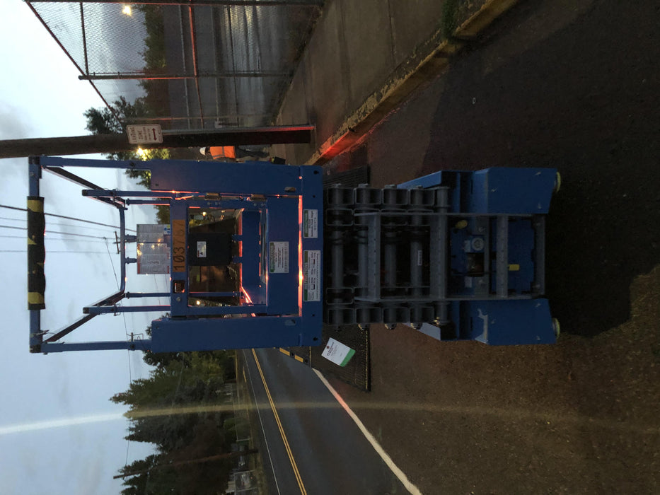 2020 Genie GS-3232 Standard, Folding half height swing gate, 800W Inverter