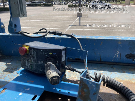 2019 Genie GS-2632 Folding rails with half height swing gate