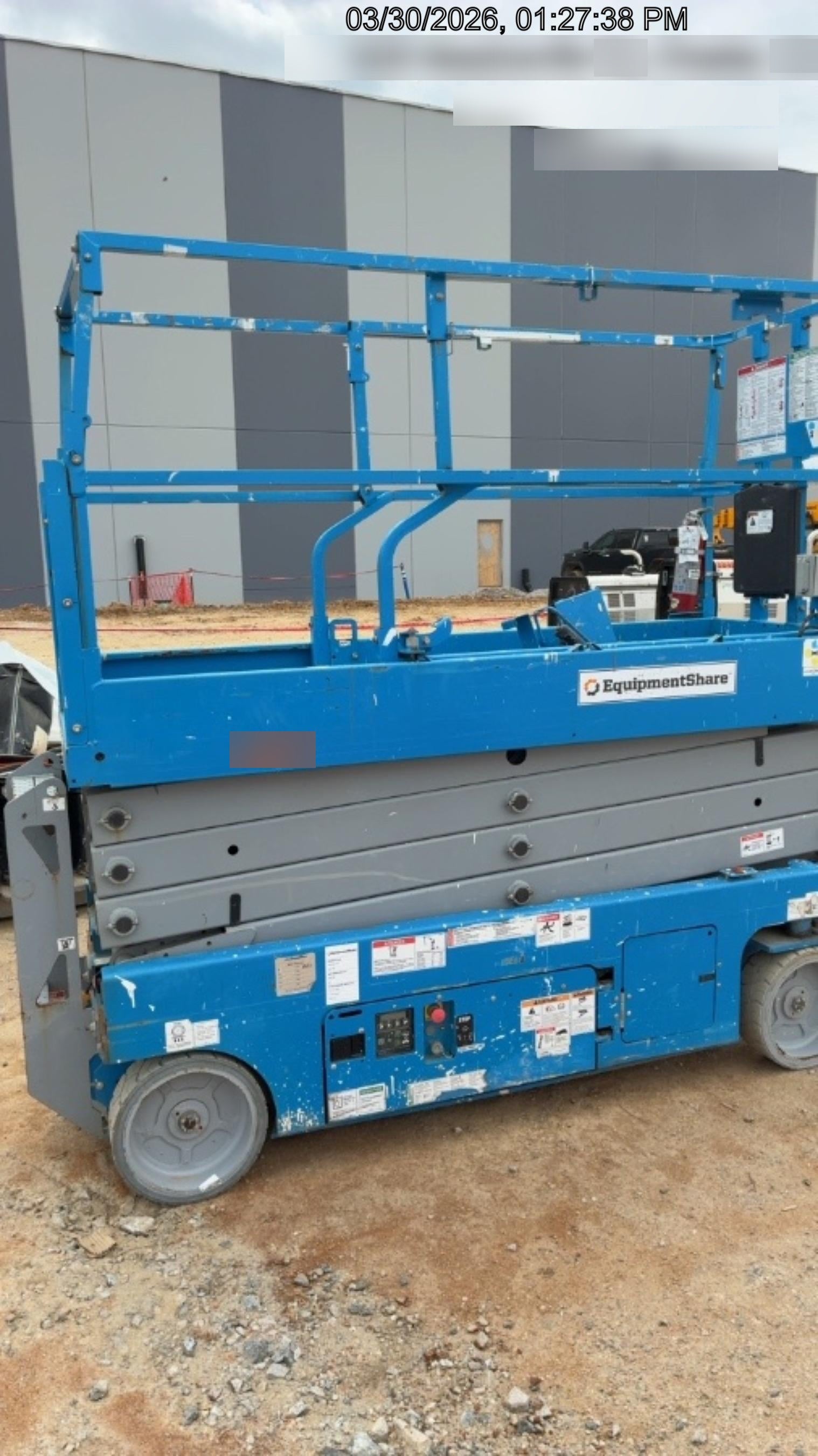 2019 Genie GS-2632 Folding rails with half height swing gate