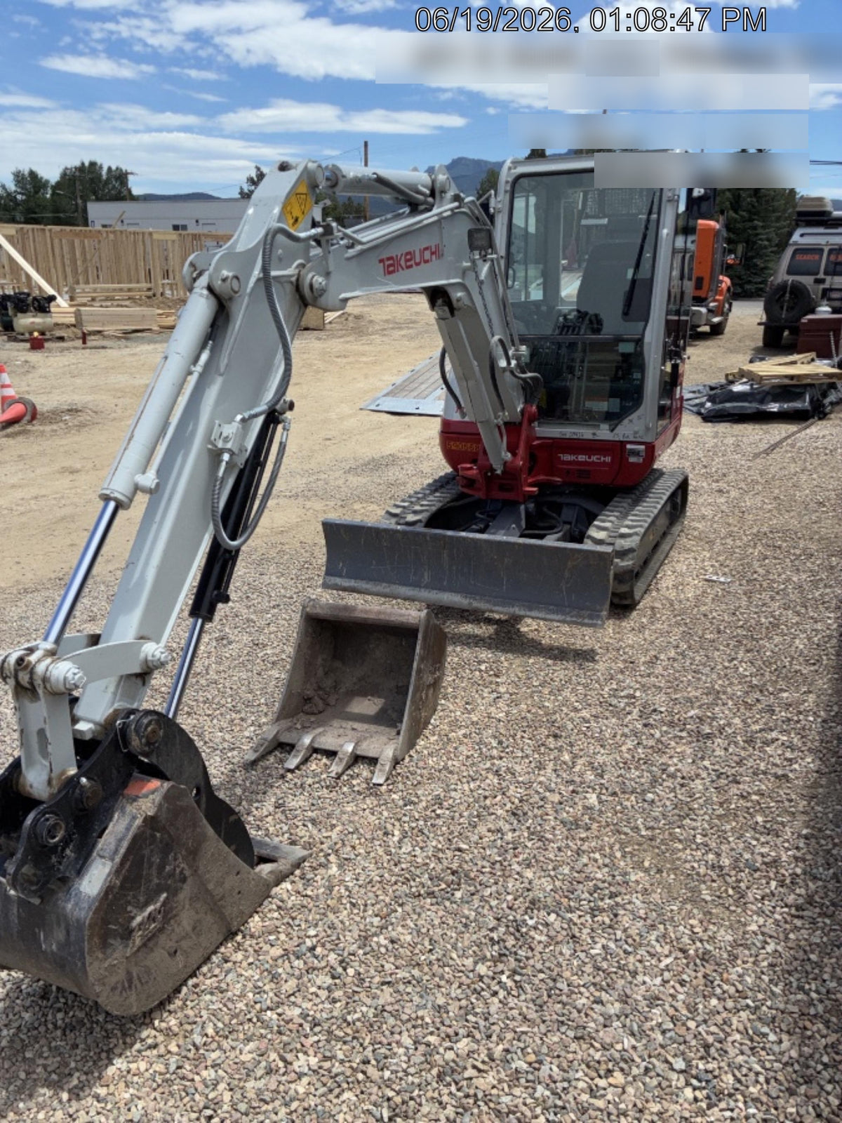 2025 TAKEUCHI TB235-2CR
