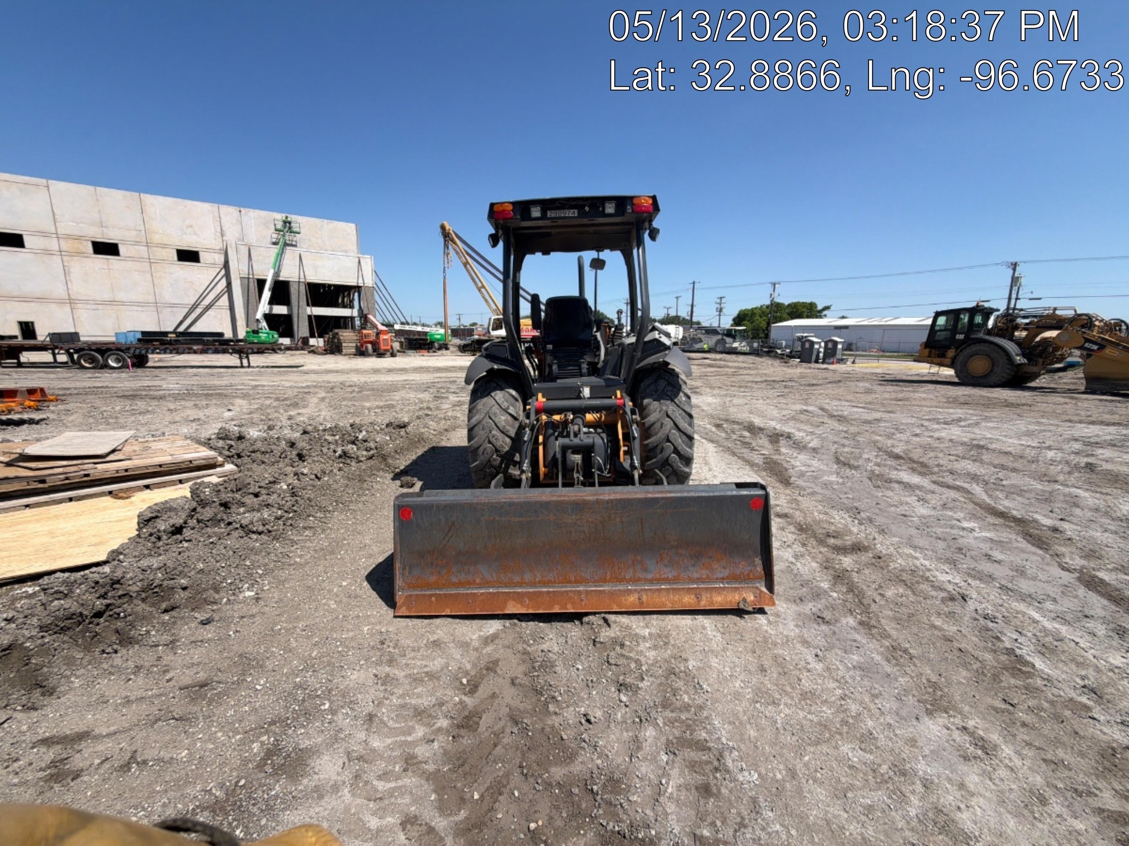 2023 CASE 570N EP