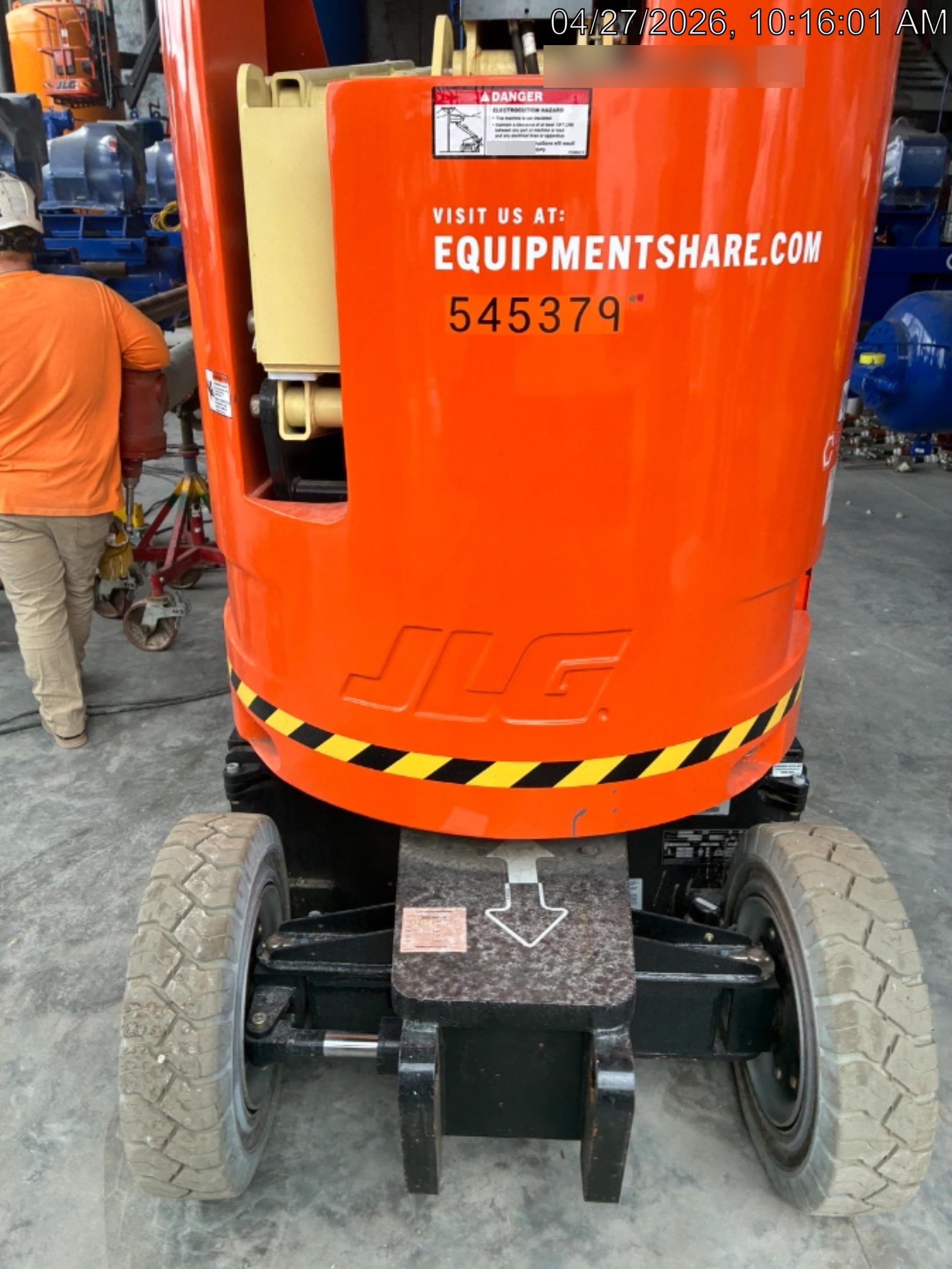 2025 JLG E300AJP