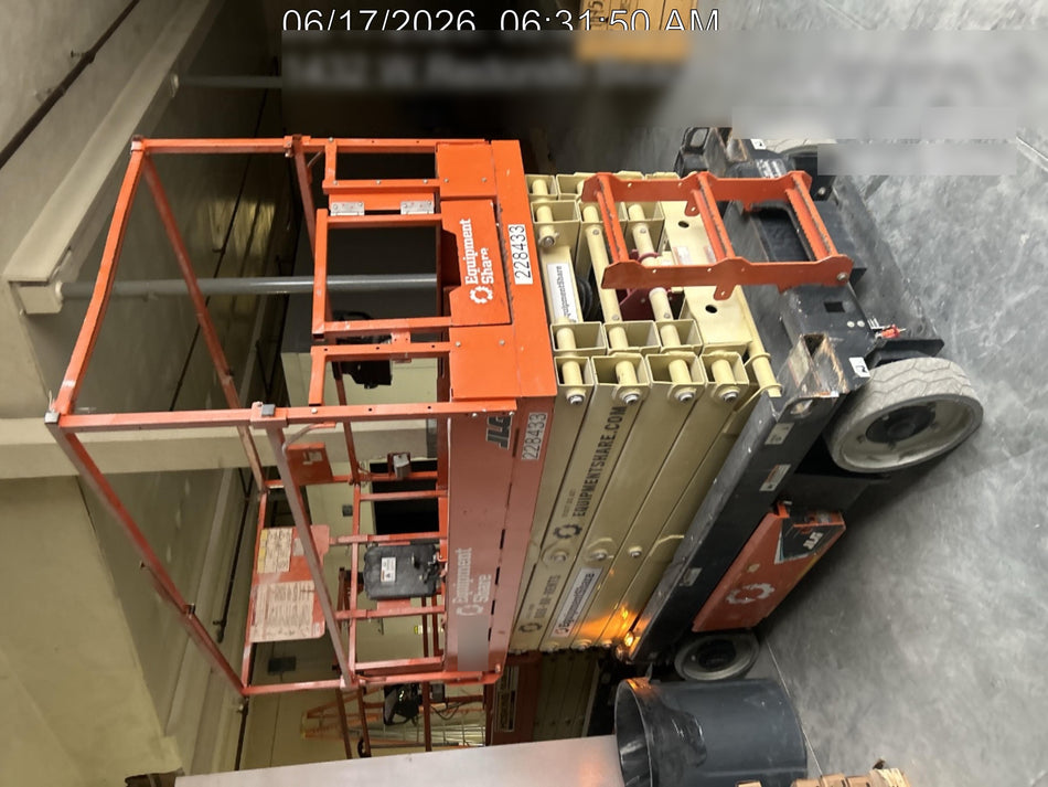 2022 JLG ES3246