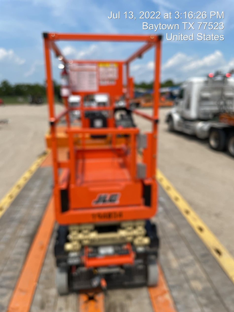 2021 JLG ES1330L