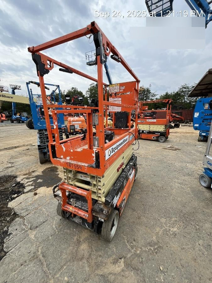 2021 JLG ES1932