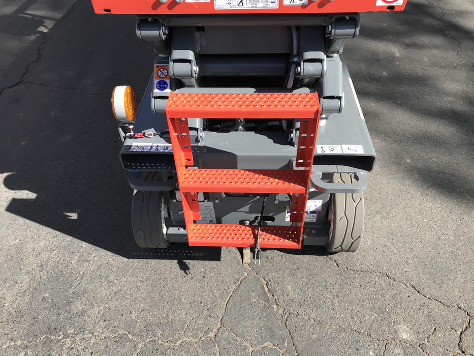 2020 Skyjack SJIII-3219 Solid NM Tires, Half height spring hinged entry gate, Dual Beacons, 800W Inverter