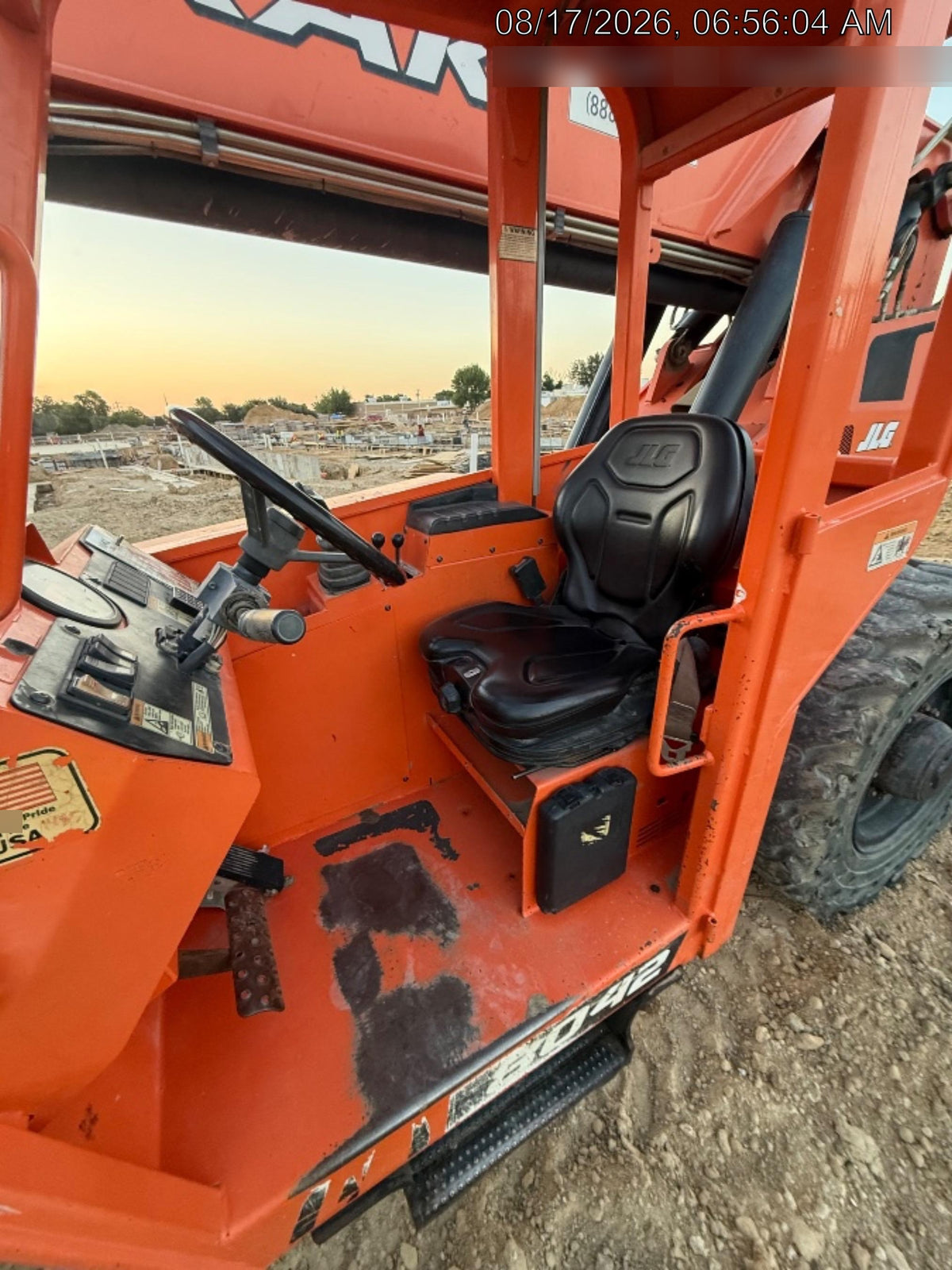 2018 Skytrak 8042 JLG Skytrak 8042, Solid Tires (shipping-Boss), Open ROPS, Beacon and Work Light Package
