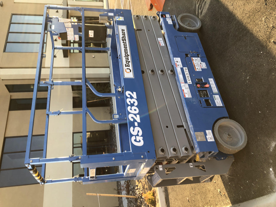 2020 Genie GS-2632 Solid NM Tires, Folding Rails with Half-Height Swing Gate, Beacon, 800W Invertor