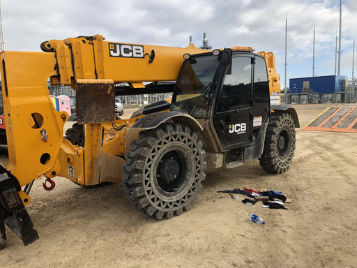 2019 JCB 512-56 74 HP w/CAB/HVAC, Beacon, Aux Hydraulics, Worklights, Solid Tires w/60" Carriage/Forks