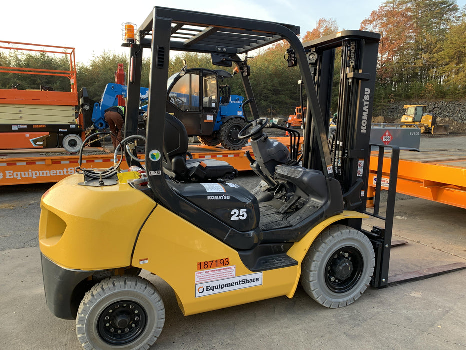 2021 KOMATSU FG25T-16