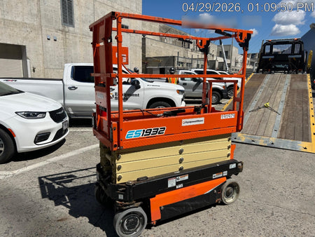 2021 JLG ES1932