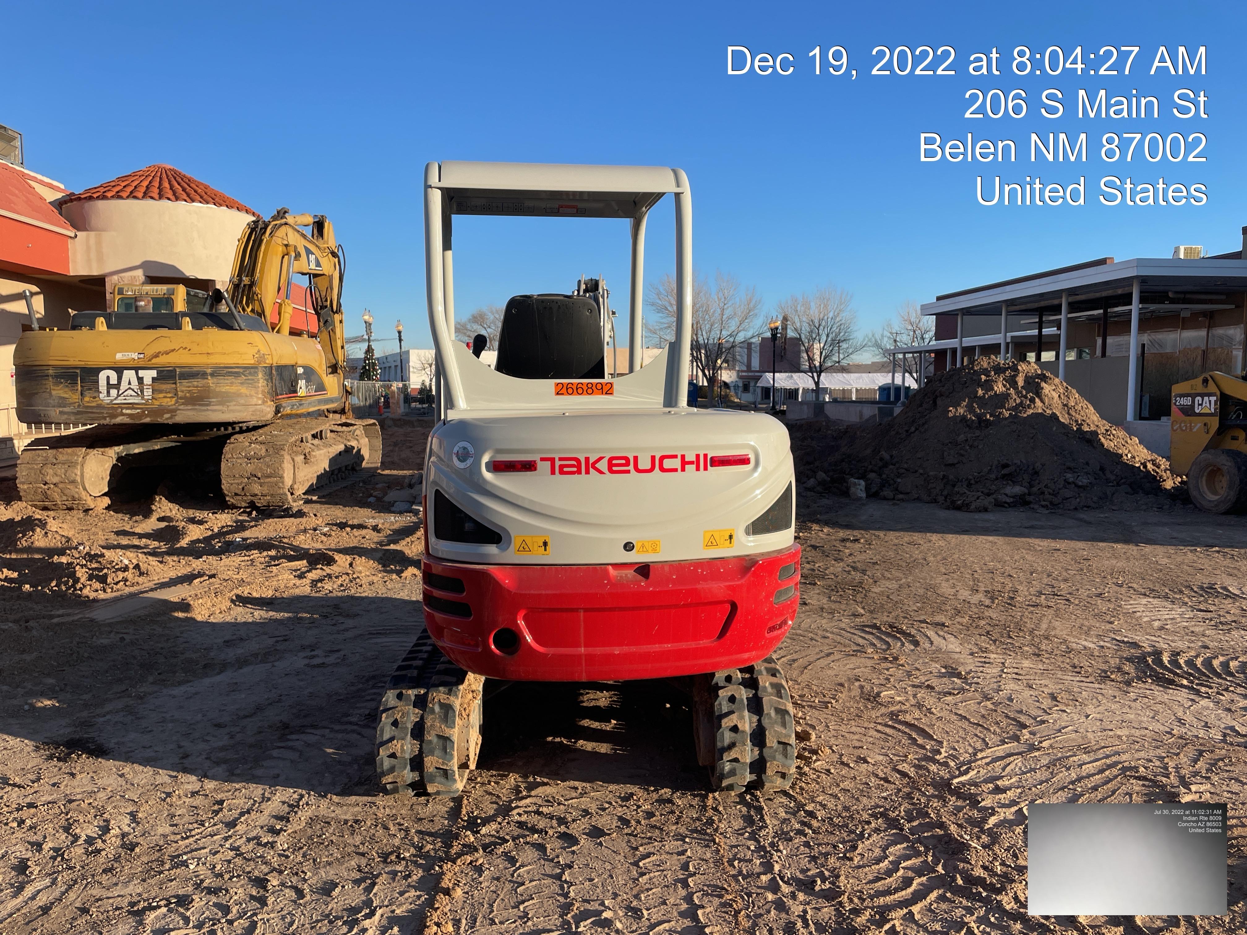 2022 TAKEUCHI TB235-2R