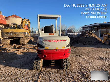 2022 TAKEUCHI TB235-2R