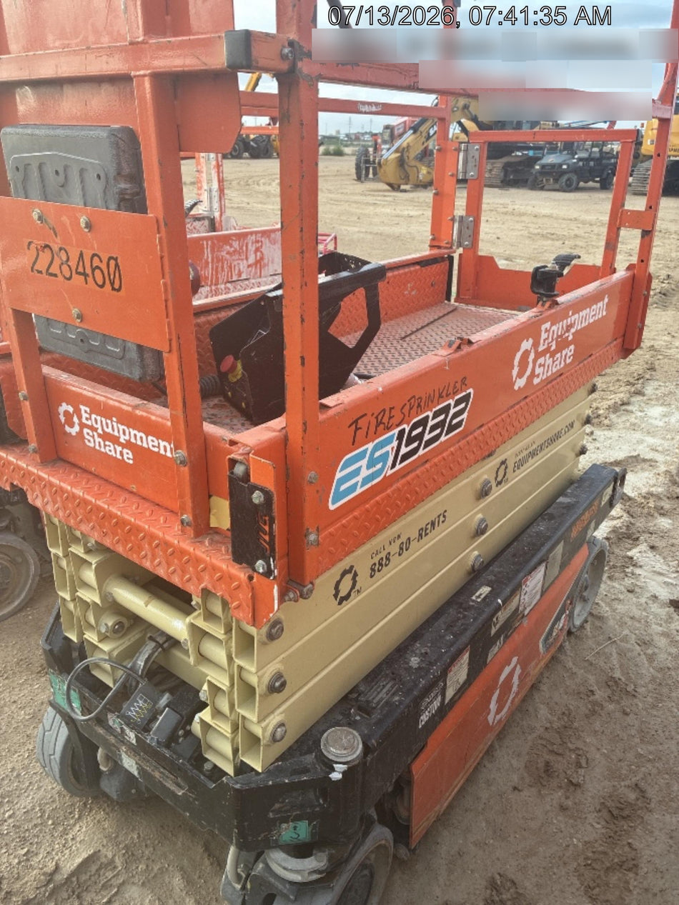 2022 JLG ES1932