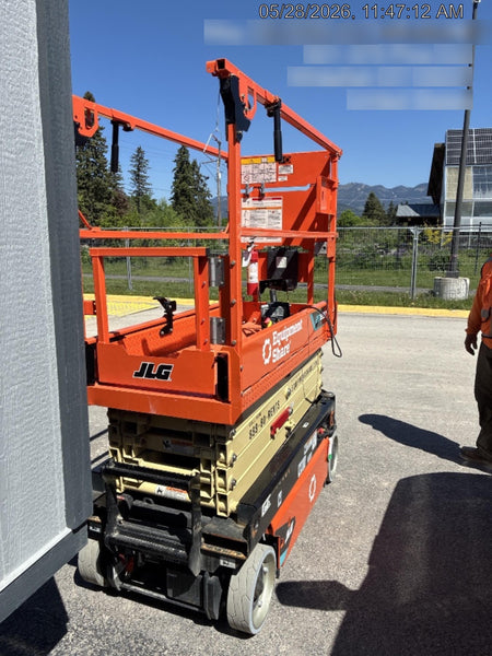 2025 JLG ES1932