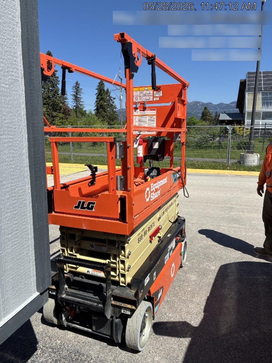 2025 JLG ES1932