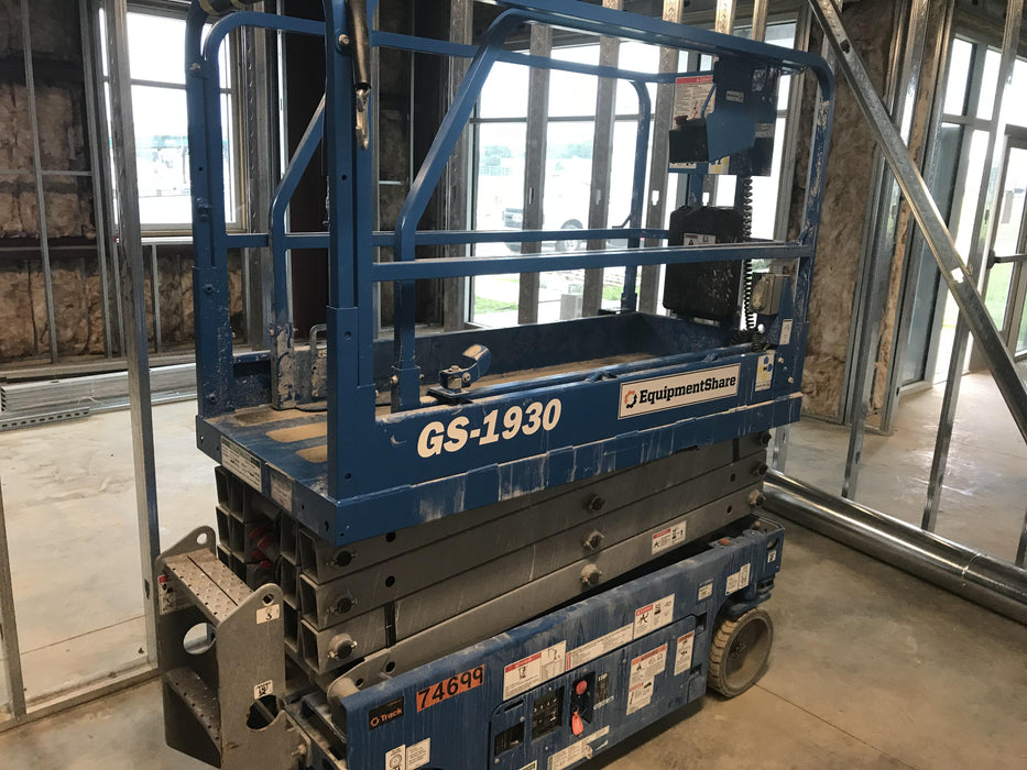 2020 Genie GS-1930 Fixed rails with chain entry gate - Pre A92.20