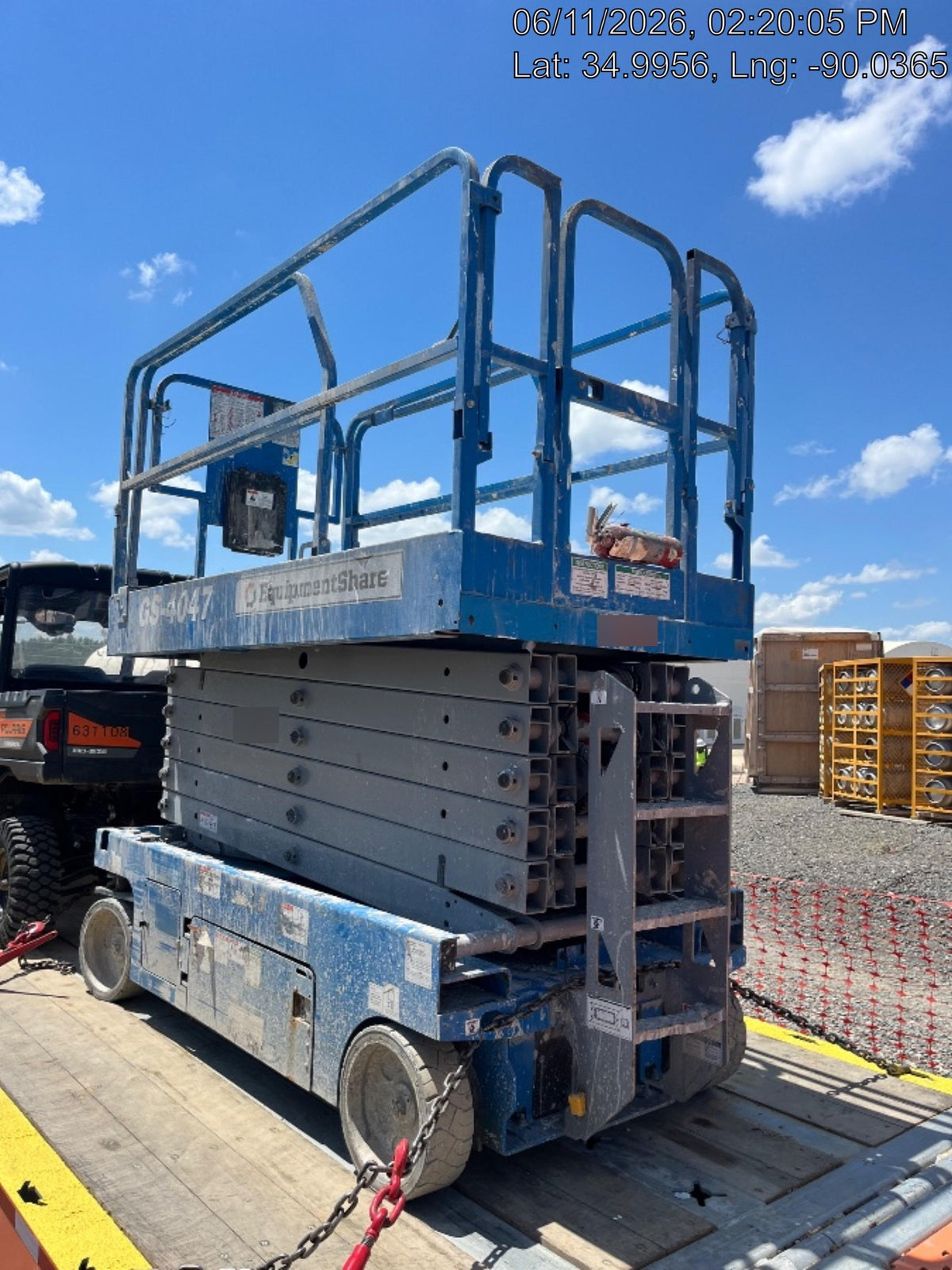 2019 Genie GS-4047 Folding rails with half height swing gate