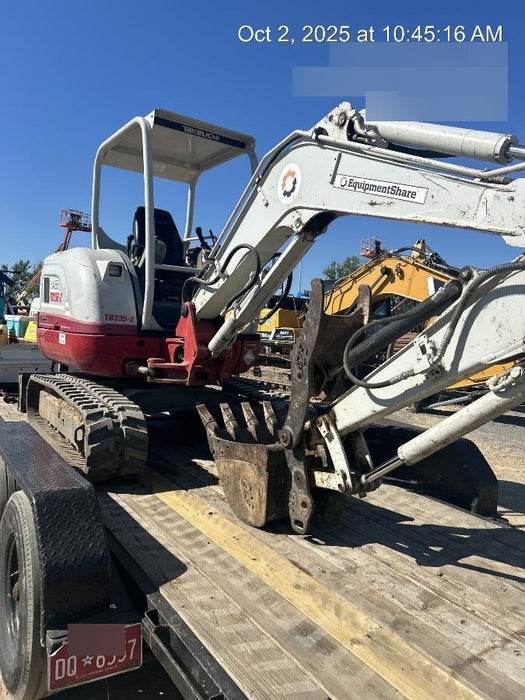 2021 TAKEUCHI TB235-2R