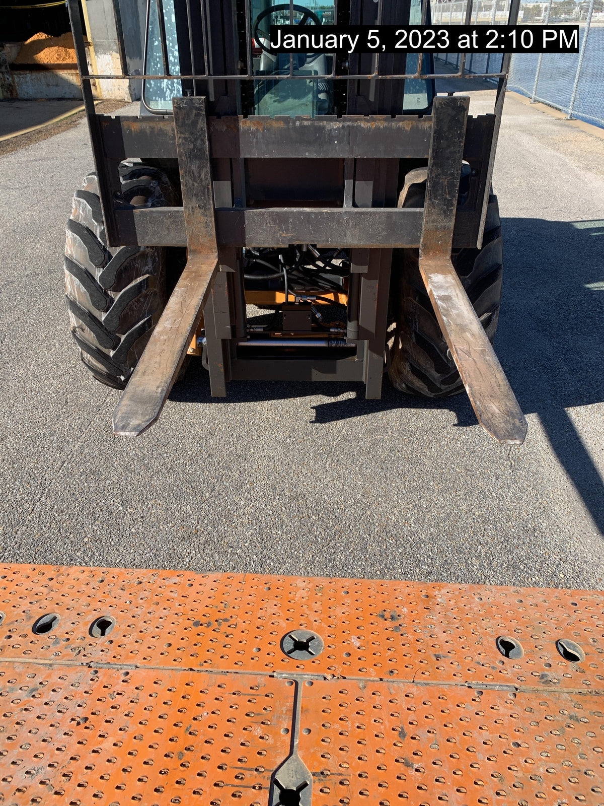 2021 CASE 588H