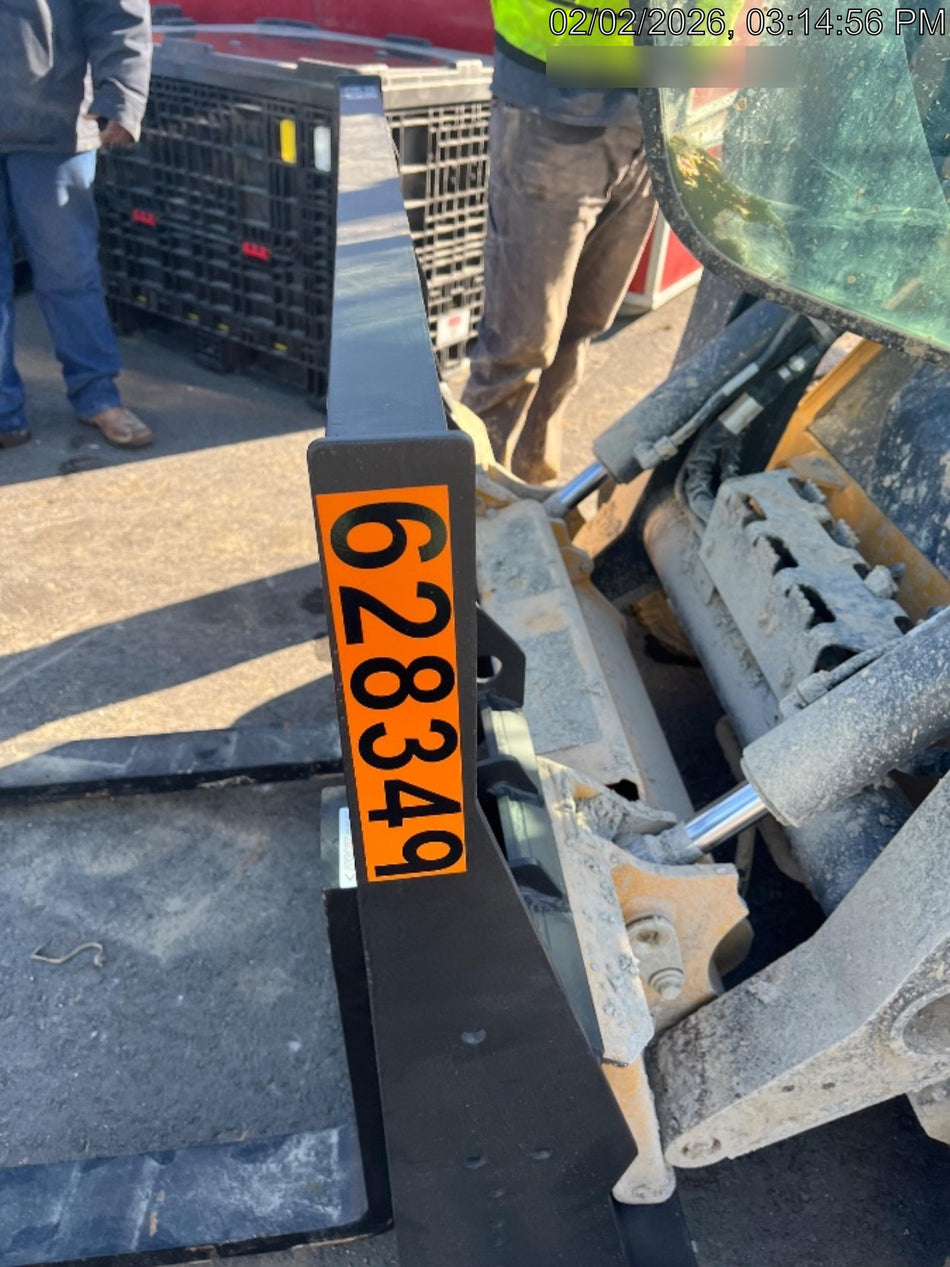 2025 ARROW MATERIAL HANDLING 60" Pallet Forks - Arrow