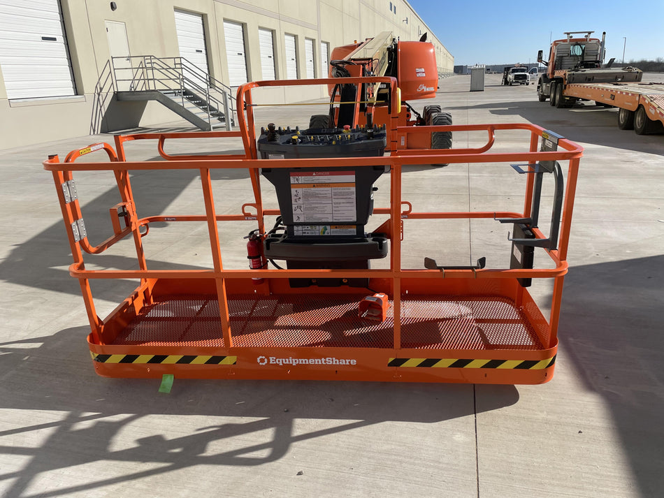 2023 JLG 660SJ