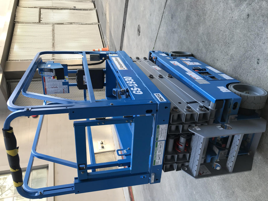 2019 Genie GS-1930 Half Height Swing Gate, 800W Inverter