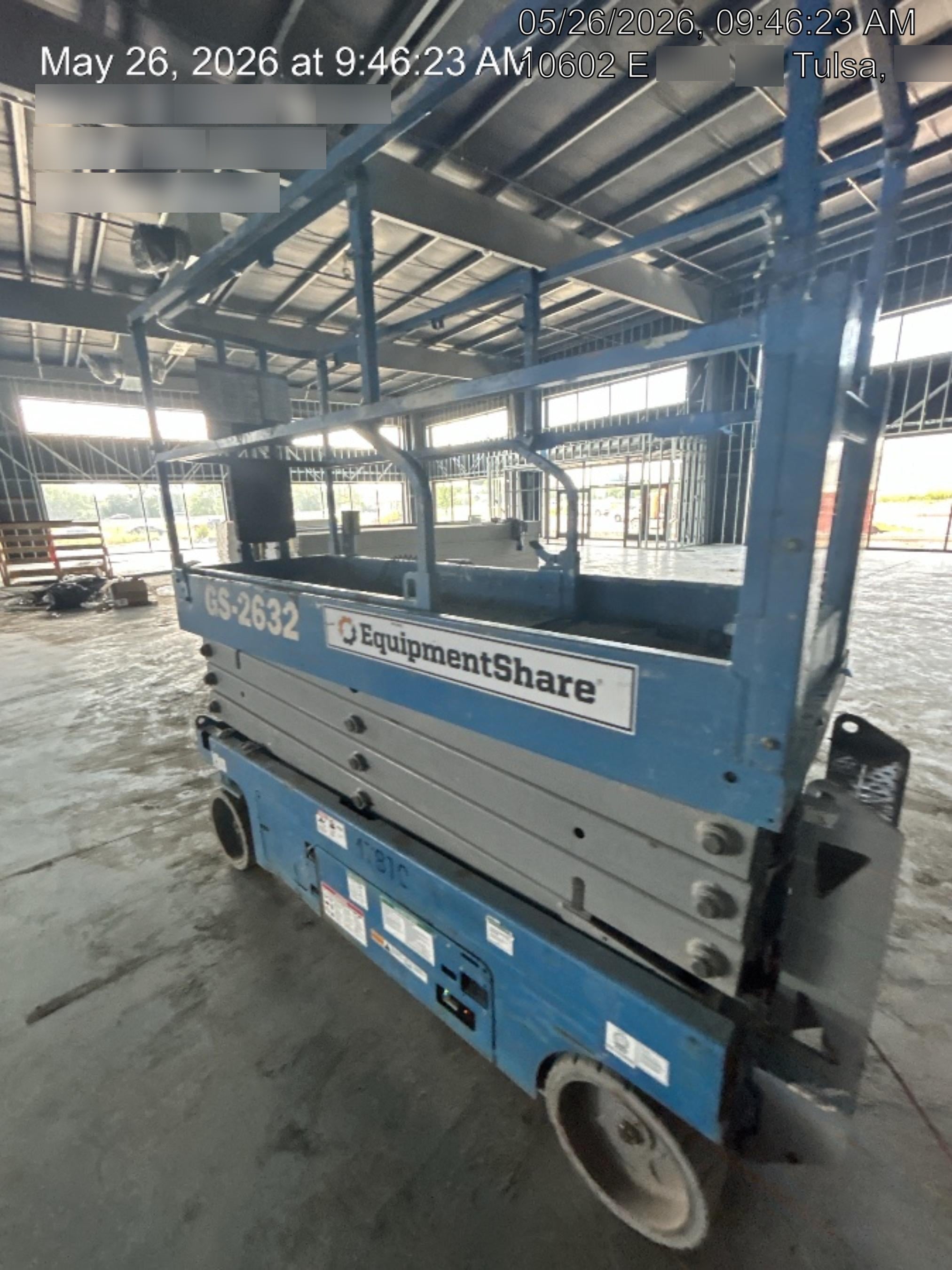 2019 Genie GS-2632 Folding rails with half height swing gate